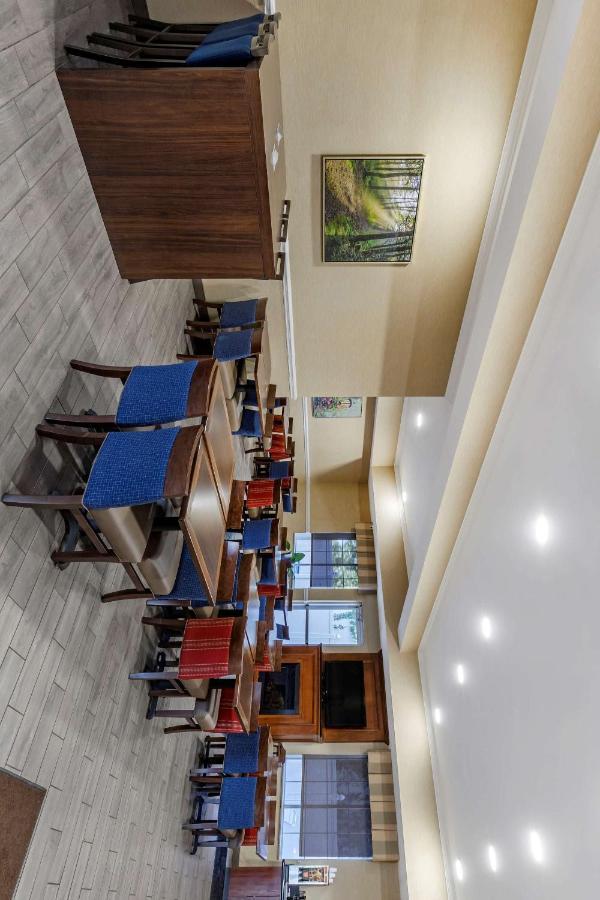 Comfort Inn & Suites Orangeburg Buitenkant foto