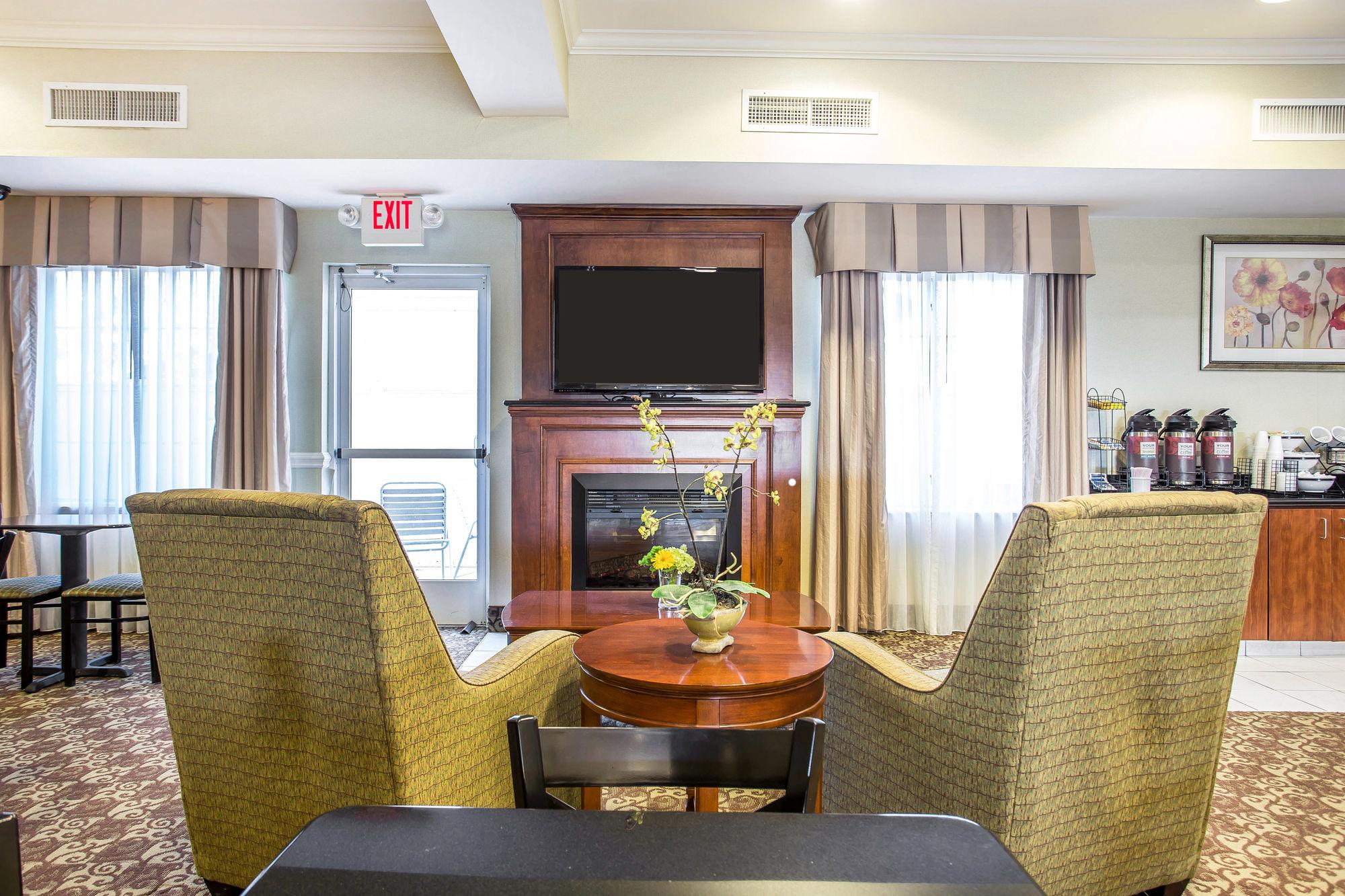 Comfort Inn & Suites Orangeburg Buitenkant foto