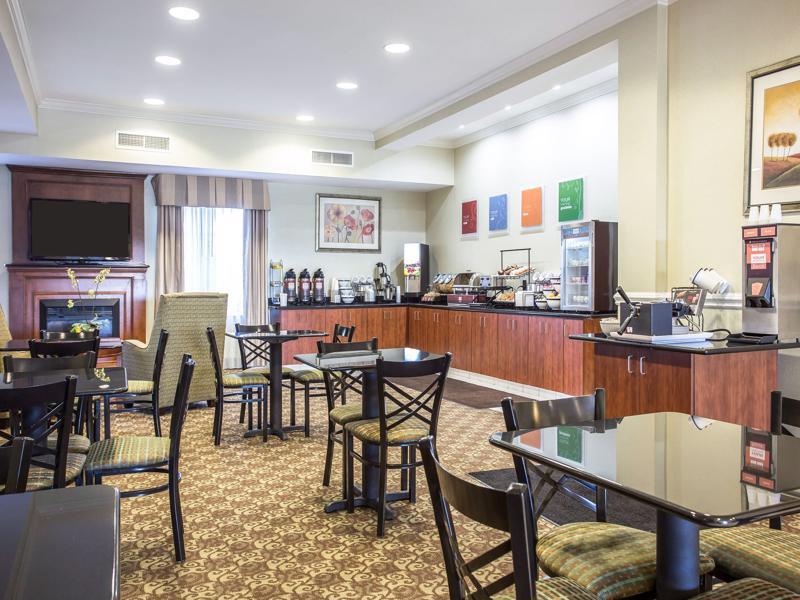 Comfort Inn & Suites Orangeburg Buitenkant foto